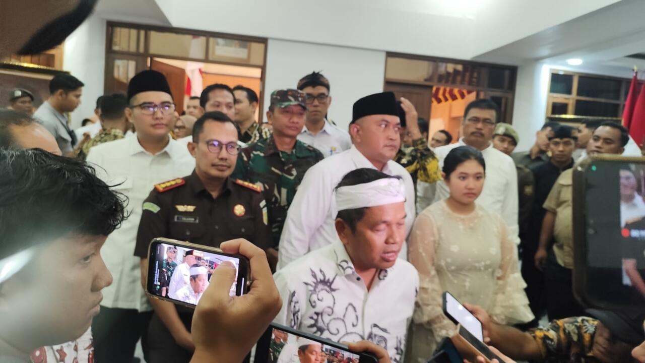 Sertifikat Tanah Diatas DAS Bakal Dicabut, Dedi Mulyadi: 5 Tahun Keatas
...