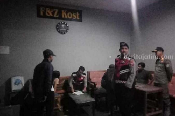 Bukan Pasutri tapi Tinggal Sekamar, Petugas Tuban Lakukan Penggerebekan!