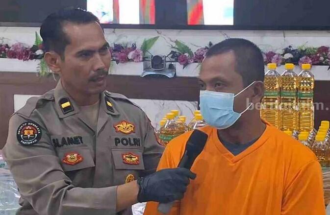 Bisnis Gelap! Pelaku Jual Minyak Goreng Curah Tanpa Izin, Raup Rp30 Juta/Minggu