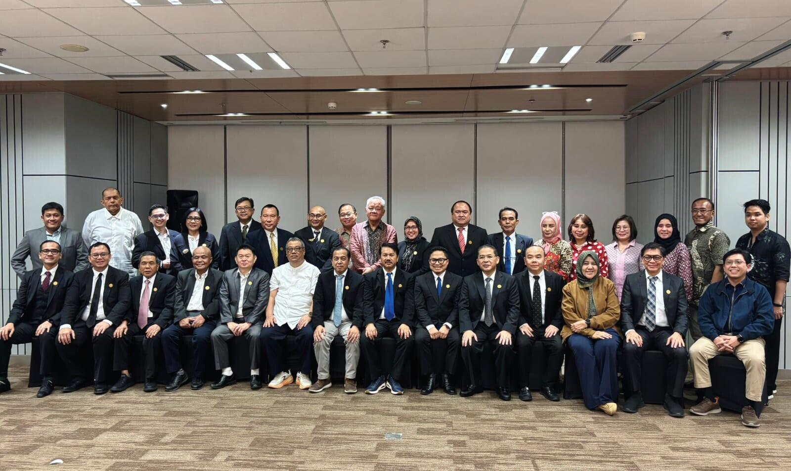 Konsolidasikan Pengurus, PPJKI Gelar Diskusi Outlook Ekonomi Global 2025