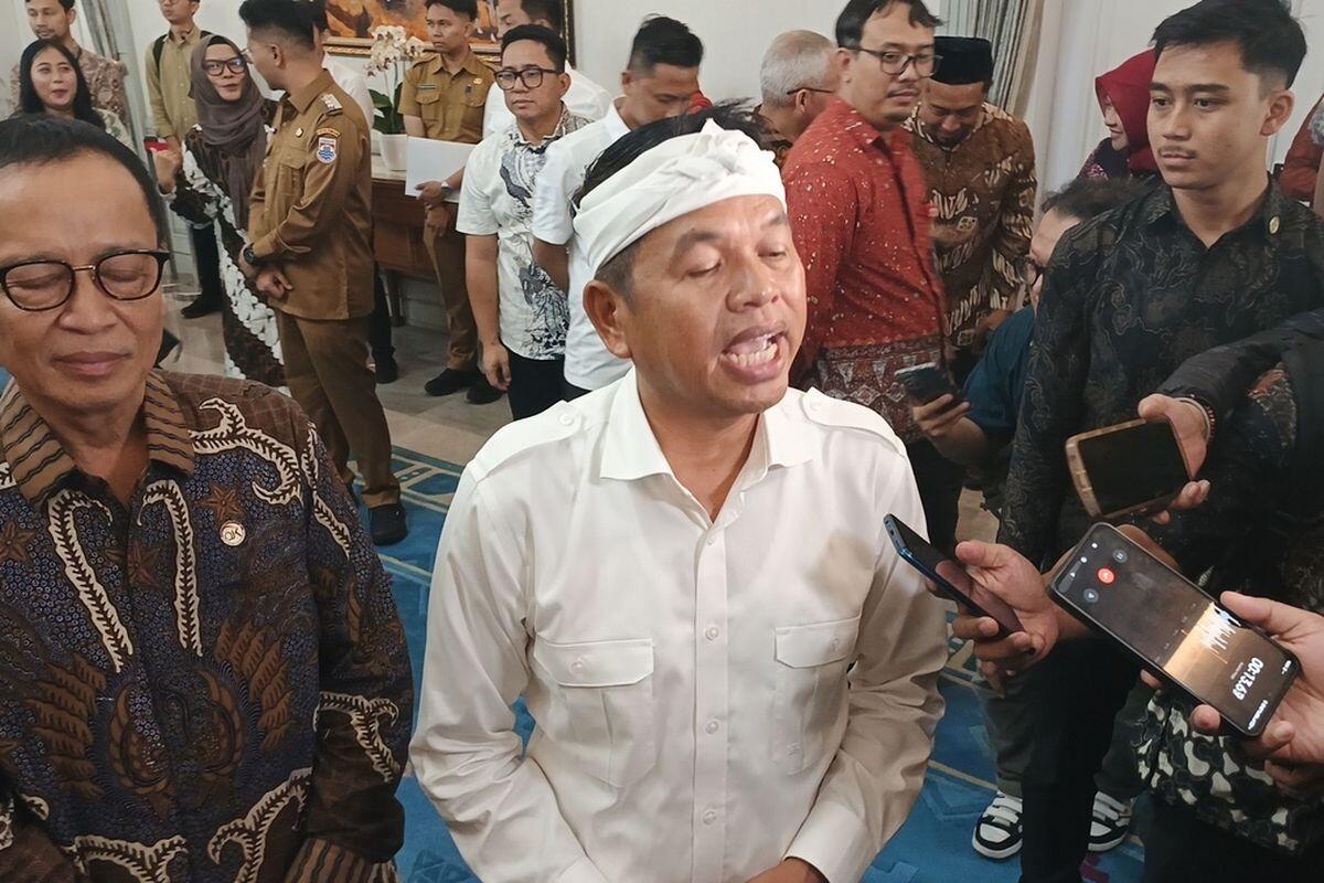 Dedi Mulyadi Wajibkan Siswa Bawa Sampah, Ditukar Telur, Daging, hingga Anak Ayam
