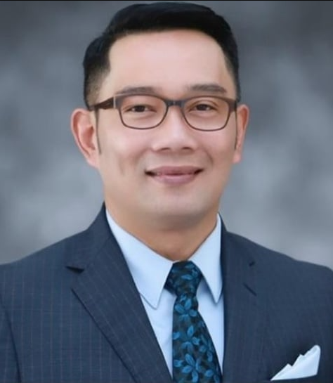 Netizen Heboh Ridwan Kamil, Tapi Apa Kata Para Filsuf?