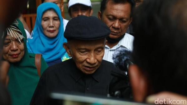Amien Rais hingga Roy Suryo Geruduk UGM Pertanyakan Keaslian Ijazah Jokowi