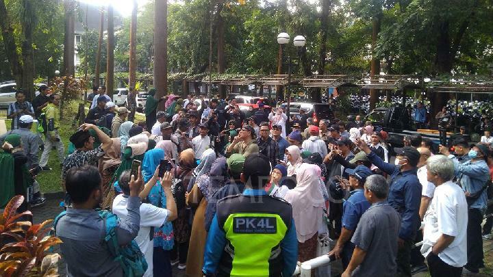 Digeruduk Dokter Tifa Cs, UGM Kembali Tegaskan Jokowi Lulusan Fakultas Kehutanan