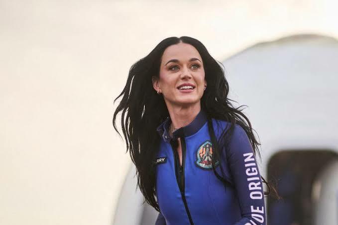 Katy Perry Wisata ke Luar Angkasa, Netizen malah Nyiyir! Nyata atau Sandiwara?