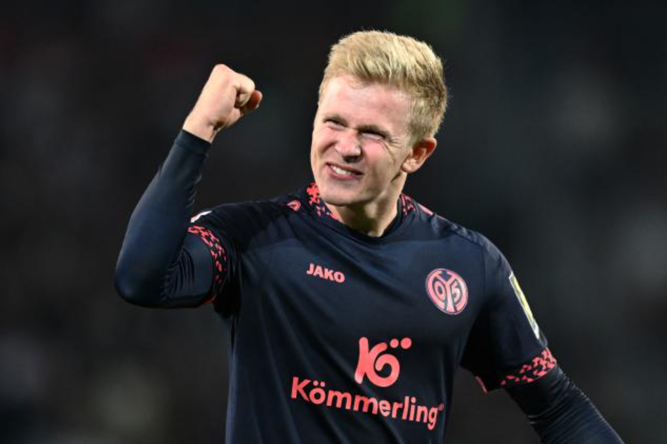Jonathan Burkardt: Bintang Muda Mainz yang Mencuri Perhatian