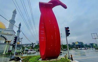 Tugu 15M Ambyar, Tugu 50Jt Keren! Serius Ini Bangunan atau Prank??