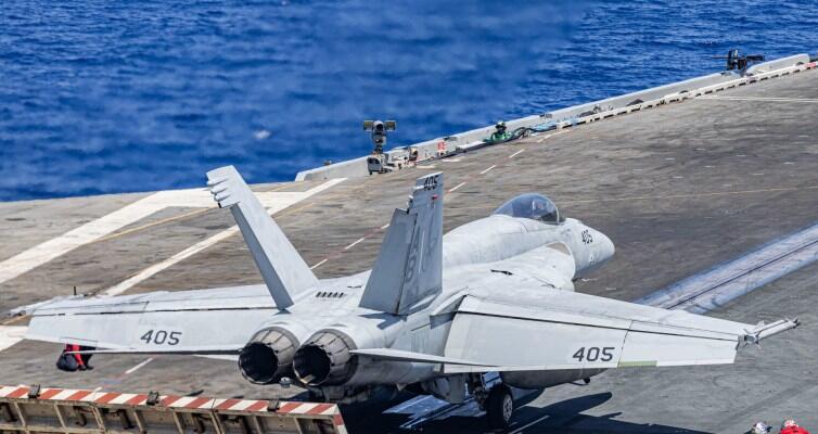 Super Hornet Jatuh ke Laut saat Kapal Induk Truman Bermanuver Hindari Serangan Houthi