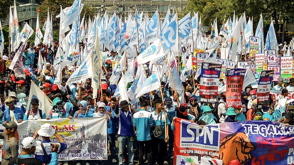 10 FAKTA UNIK & SERU TENTANG HARI BURUH: GAK CUMA DEMO DOANG GAN!