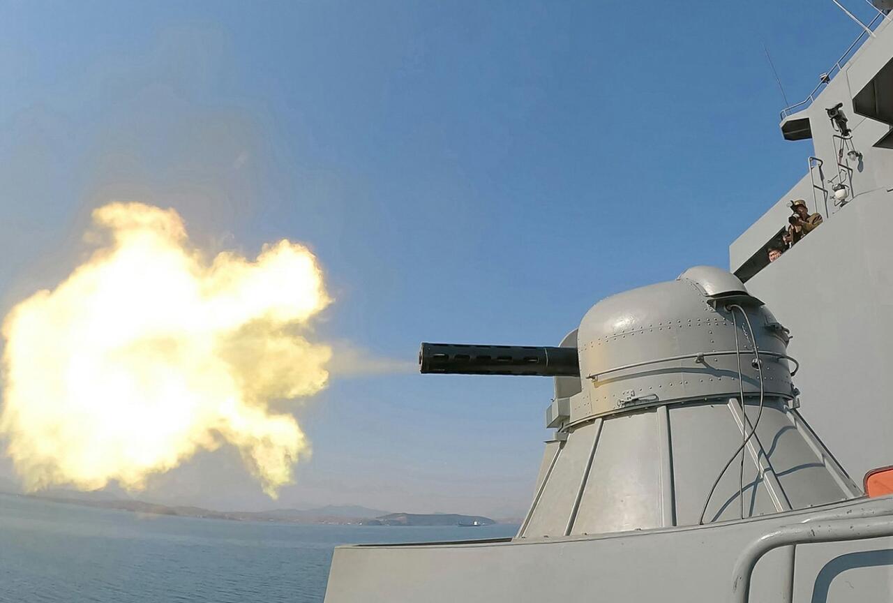 Baru Tiga Hari Diluncurkan, Kim Jong Un Uji Tembak Senjata di Kapal Destroyer Terbaru