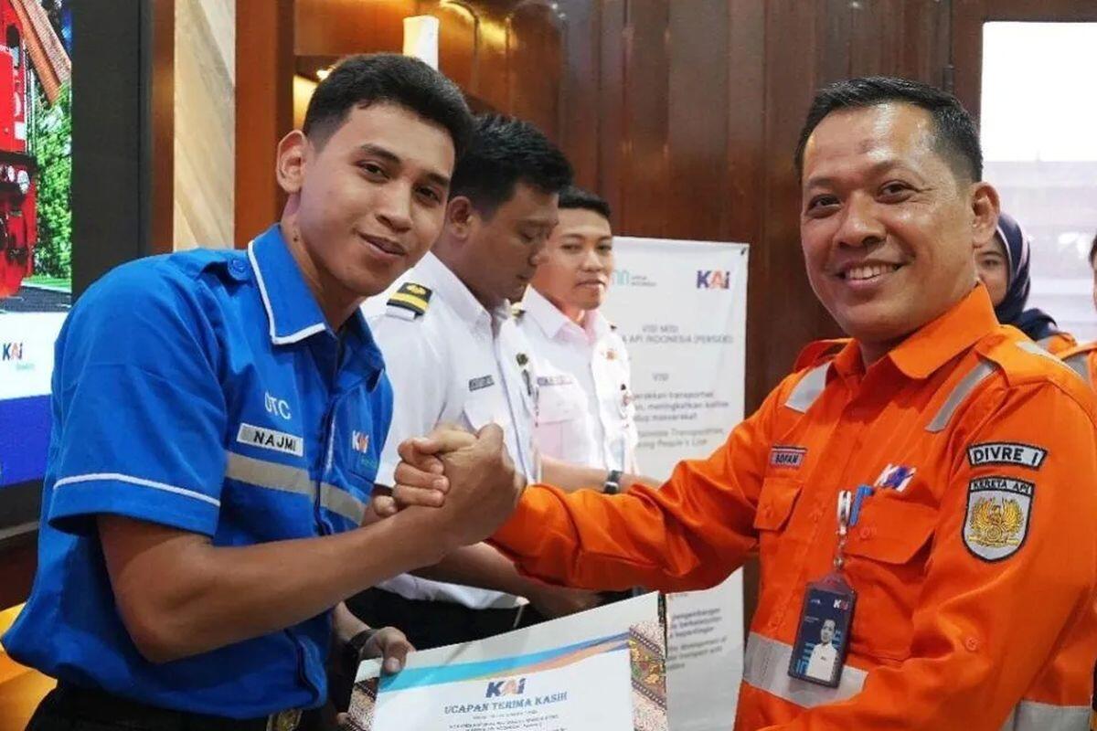 Najmi, Petugas Kebersihan yang Gagalkan Maling Kabel di Jalur KA! Respect Max! 🔥