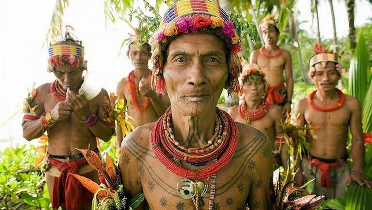15 Suku Paling Nyeleneh di Dunia
