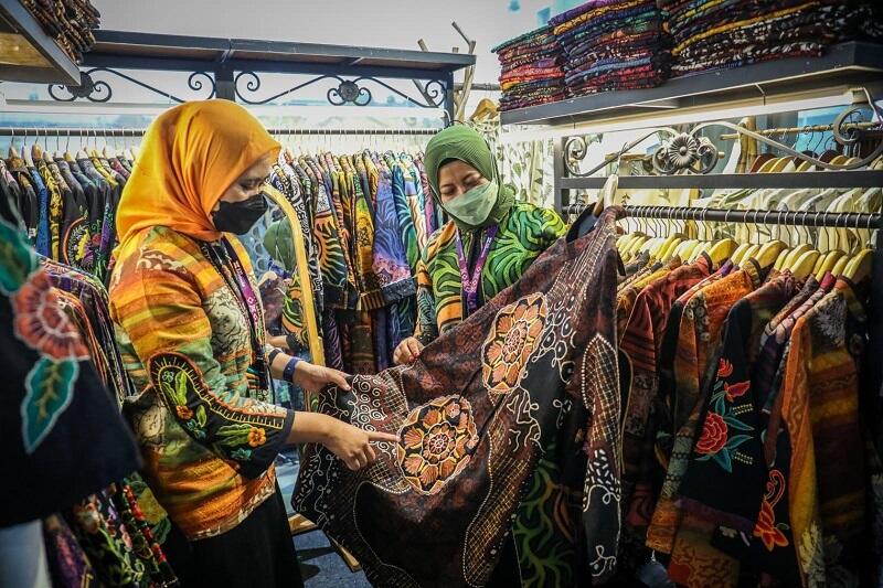 Belanja Lokal Gak Cuma Biar Gaya, Tapi Biar Ekonomi Tetap Jaya!