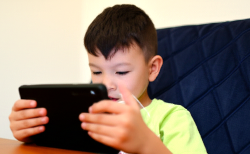 Anak Candu Gadget Tanpa Buku dan Masa Depannya