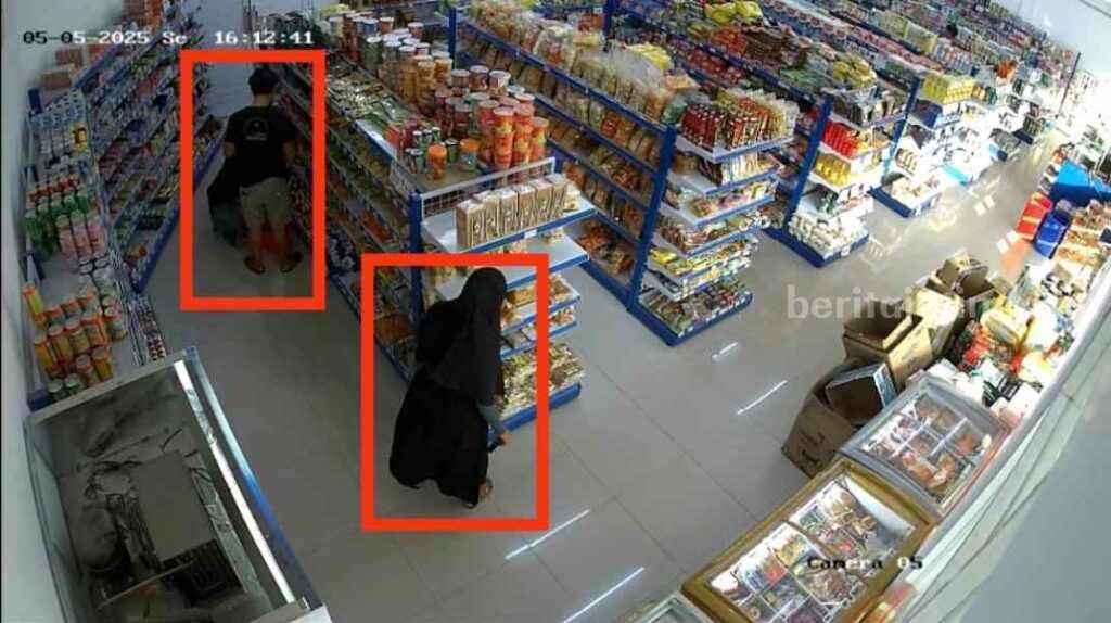 Aksi Emak-Emak Viral Terekam CCTV Curi Susu di Minimarket Ponorogo