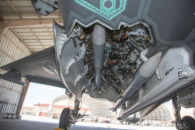 The Untold Story: F-35 Nyaris Kena Sambit Rudal Milisi Houthi