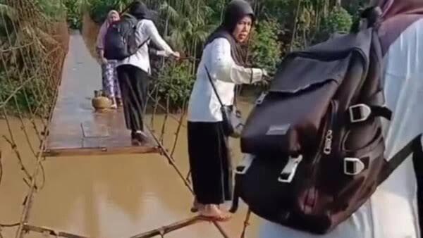 Guru SD Minta Maaf Usai Viralkan Jembatan Rusak