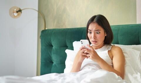 Pas Bangun Tidur, Langsung Ngecek HP, Eh Malah Kecewa.