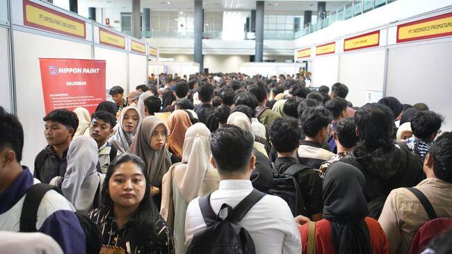 Kemnaker Anggap Peserta Job Fair Membludak Bukan Tanda Sulit Cari Kerja