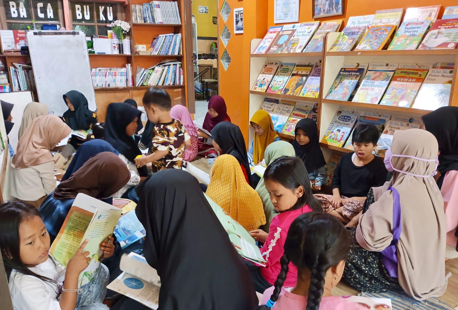 Membumikan Tradisi Baca di Akar Rumput