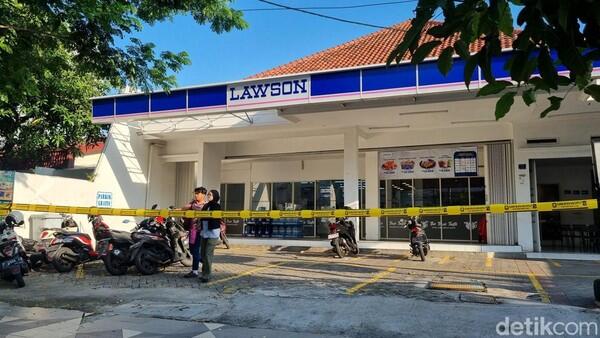 46 Lahan Parkir Minimarket di Surabaya Disegel karena Tak Ada Jukir Resmi