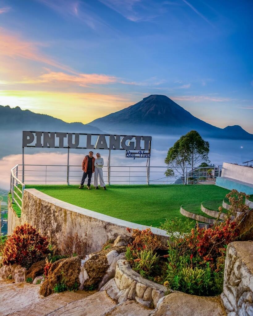 Pintu Langit Sky View Dieng: Tempat Asyik Buat Ngadem di Atas Awan