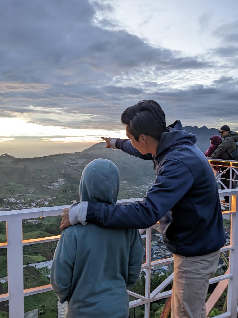 Pintu Langit Sky View Dieng: Tempat Asyik Buat Ngadem di Atas Awan
