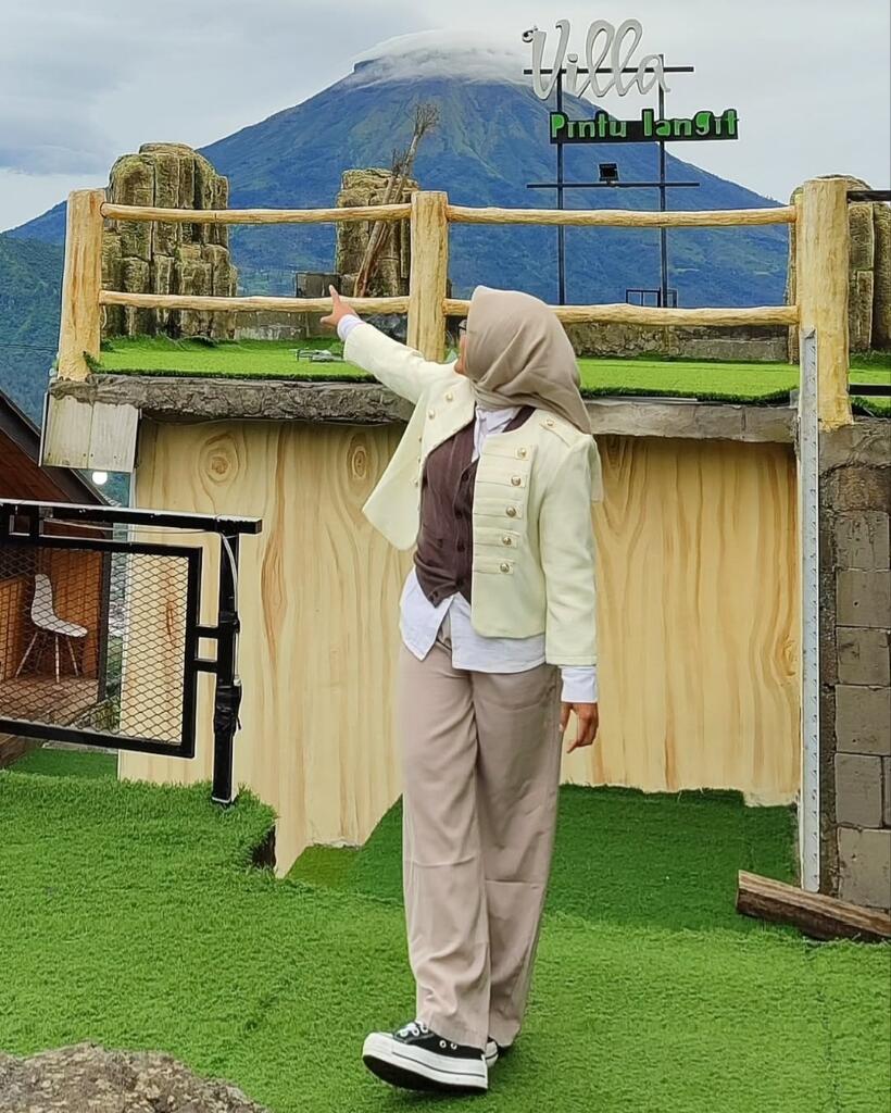 Pintu Langit Sky View Dieng: Tempat Asyik Buat Ngadem di Atas Awan