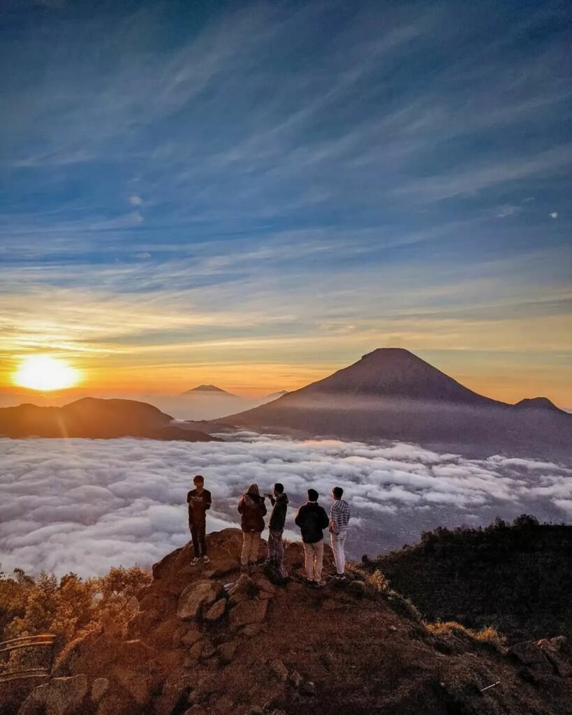 Terpesona di Atas Awan: 5 Tempat Wisata dengan View Terbaik di Dieng Wonosobo