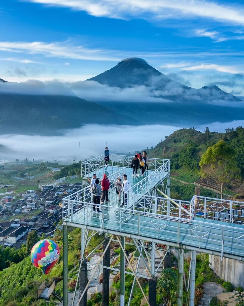 Pintu Langit Sky View Dieng: Tempat Asyik Buat Ngadem di Atas Awan