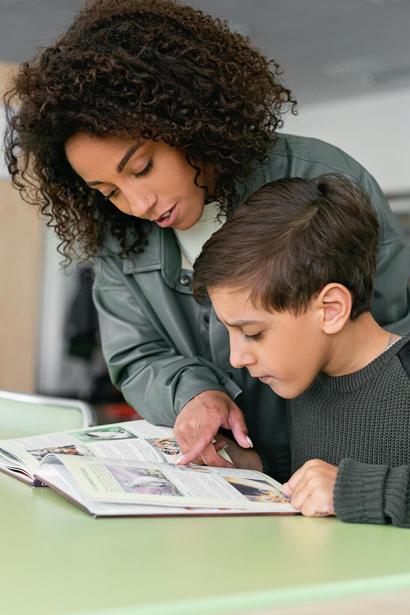 Bisa Fatal! 7 Kebiasaan Parenting Ini Tanpa Sadar Mematikan Minat Baca Anak