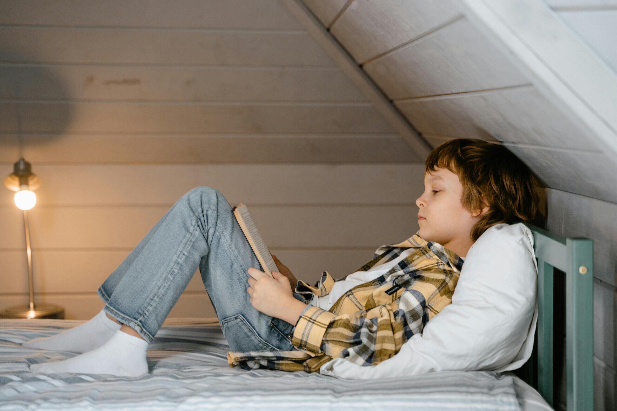 Bisa Fatal! 7 Kebiasaan Parenting Ini Tanpa Sadar Mematikan Minat Baca Anak