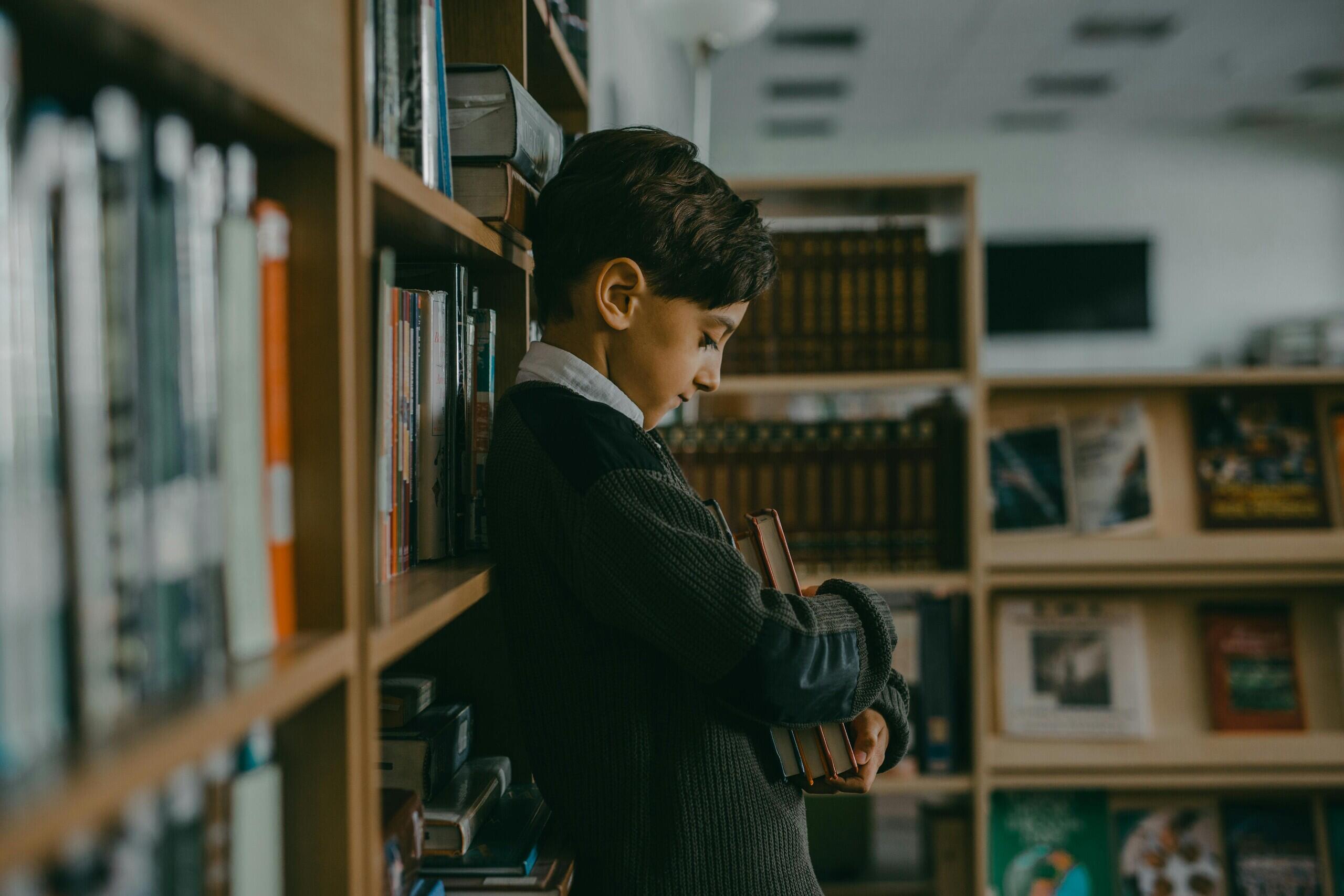 Bisa Fatal! 7 Kebiasaan Parenting Ini Tanpa Sadar Mematikan Minat Baca Anak