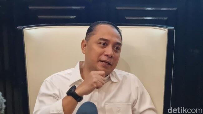 Eri Buka Kemungkinan Parkir di Minimarket Surabaya Tidak Gratis Lagi