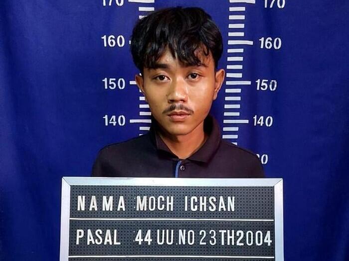 Tampang Anak Tak Tahu Diri yang Aniaya Ibu di Bekasi hingga Tersungkur