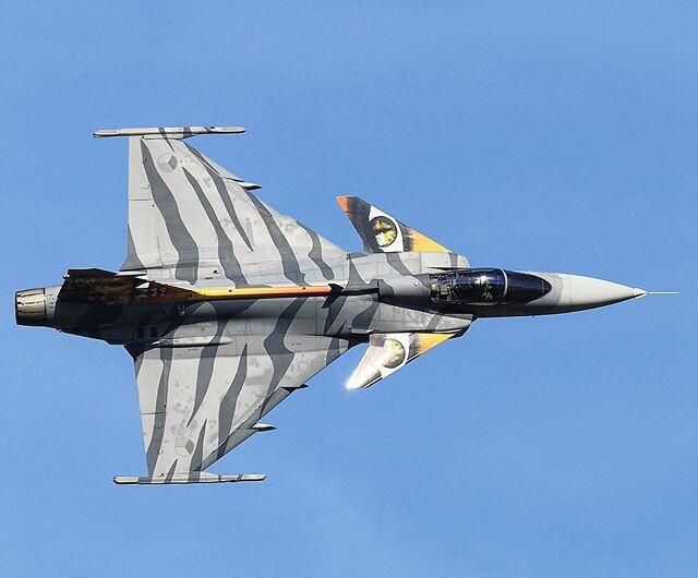 Uji Nyali Jumat Malam, Gripen Swedia Terbang di Dekat Sepasang Su-30SM Rusia