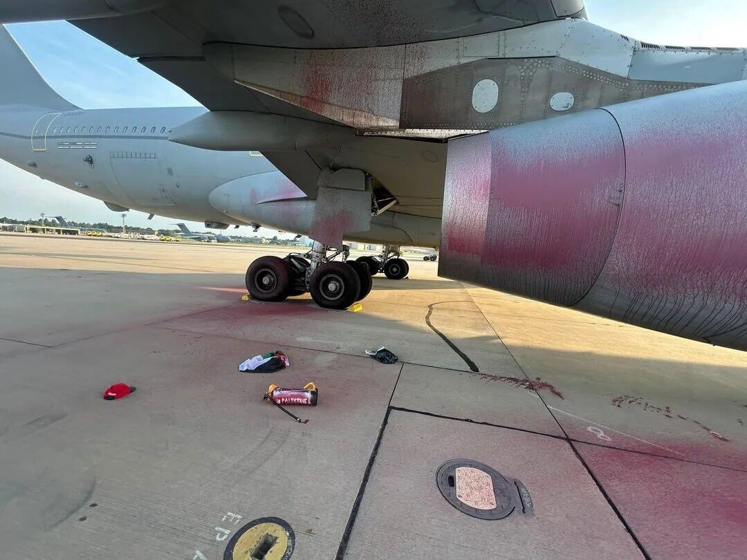 Pangkalan Udara Inggris Kebobolan ! Aktivis pro-Palestina Rusak Dua Pesawat Tanker 