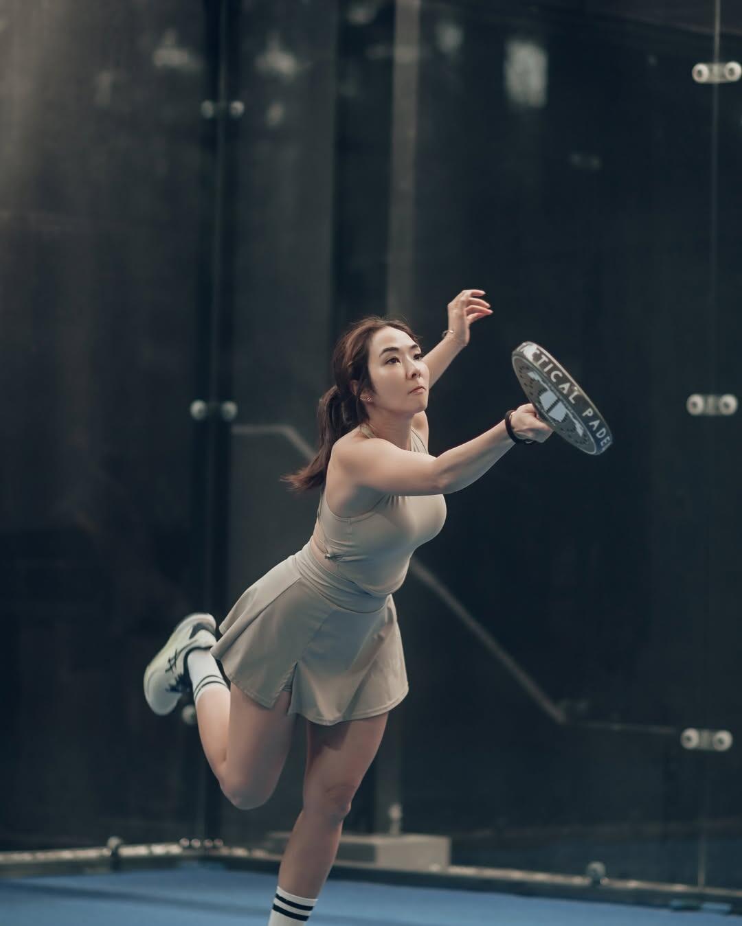 16 Potret Gaya Sporty Gisella Anastasia Di Lapangan Padel