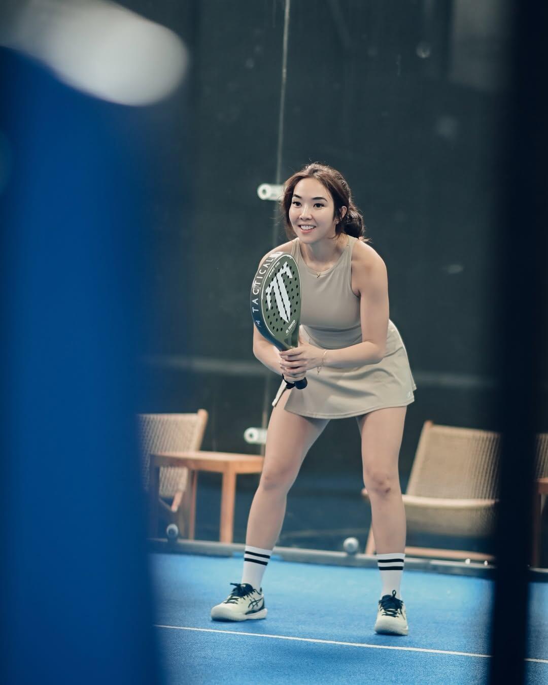 16 Potret Gaya Sporty Gisella Anastasia Di Lapangan Padel