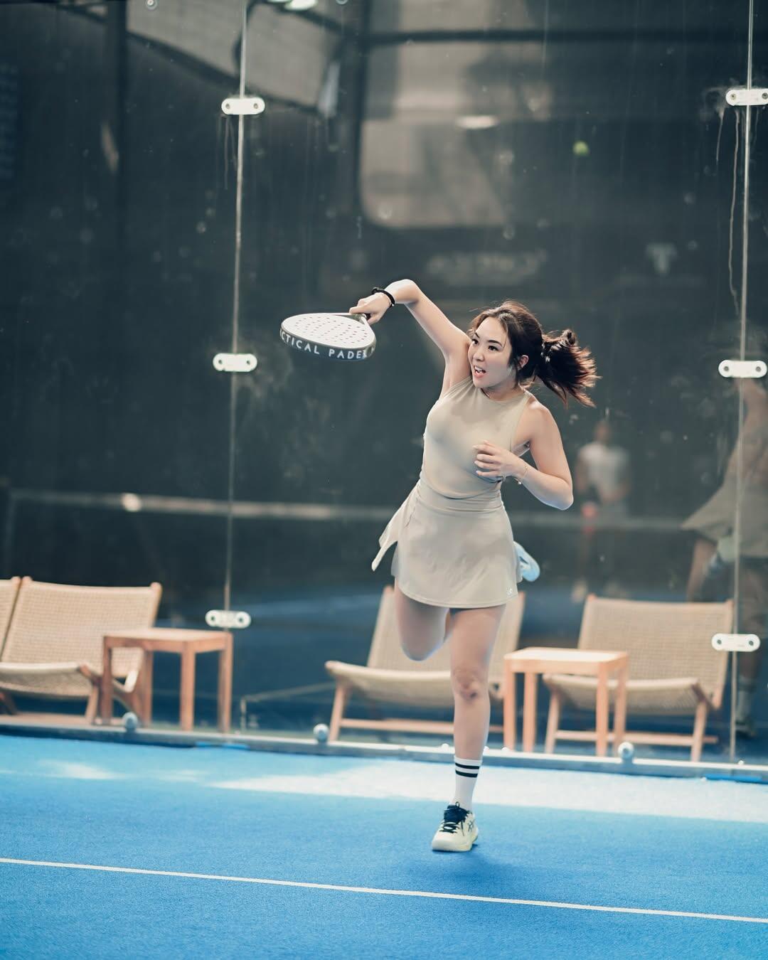 16 Potret Gaya Sporty Gisella Anastasia Di Lapangan Padel