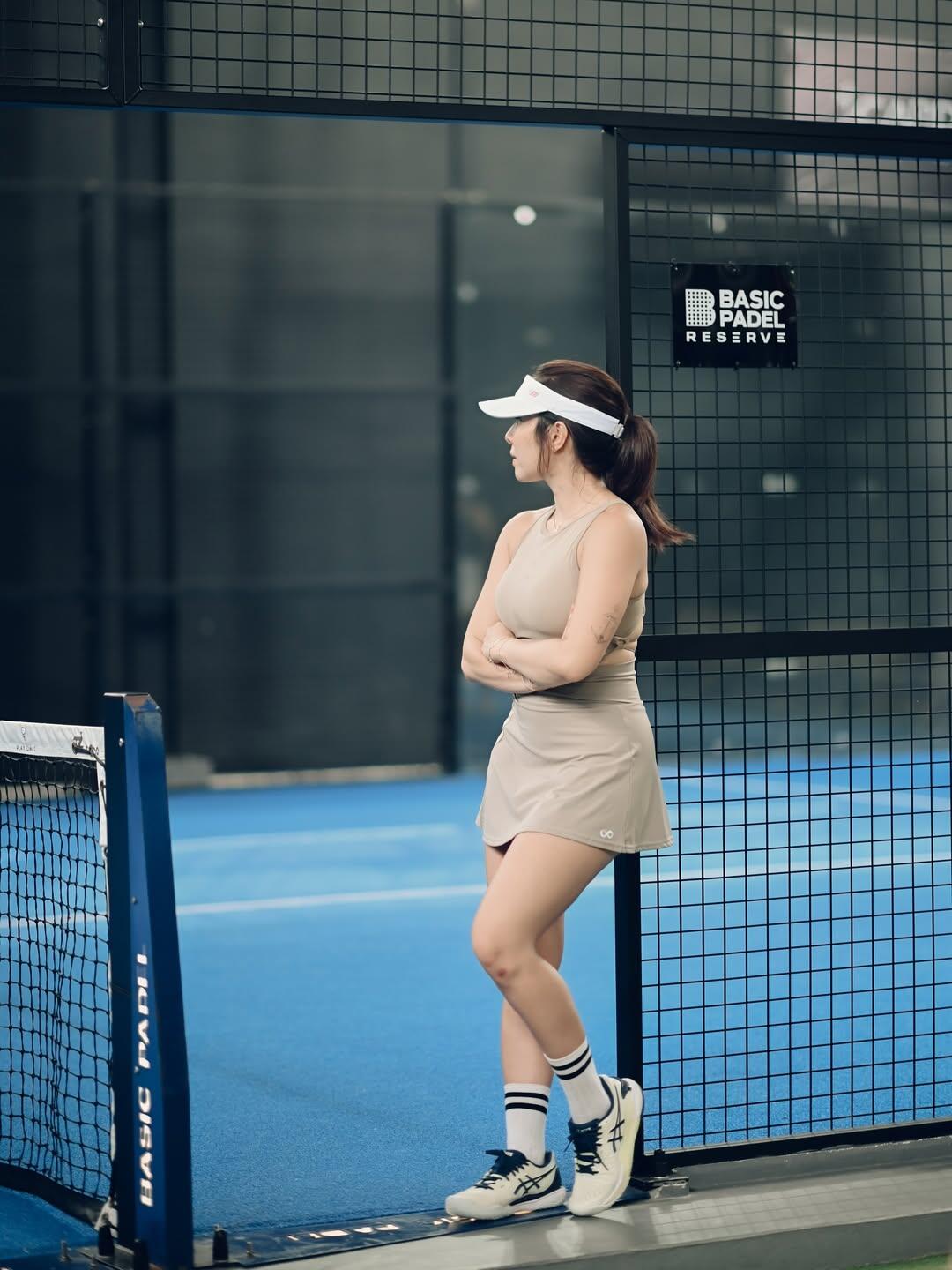 16 Potret Gaya Sporty Gisella Anastasia Di Lapangan Padel