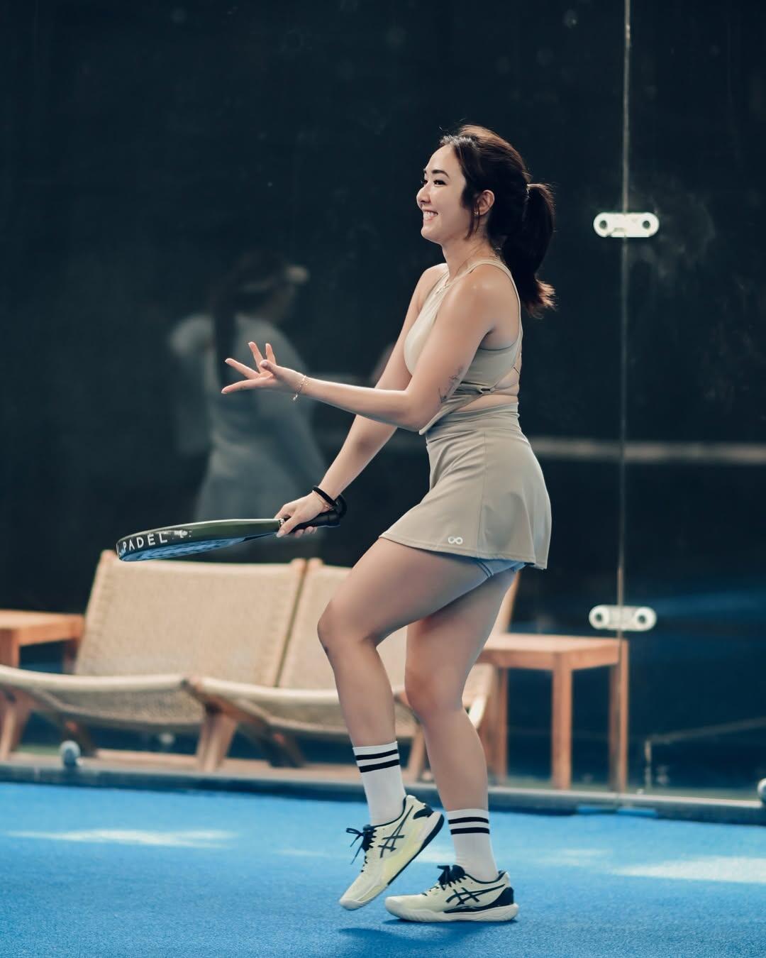 16 Potret Gaya Sporty Gisella Anastasia Di Lapangan Padel