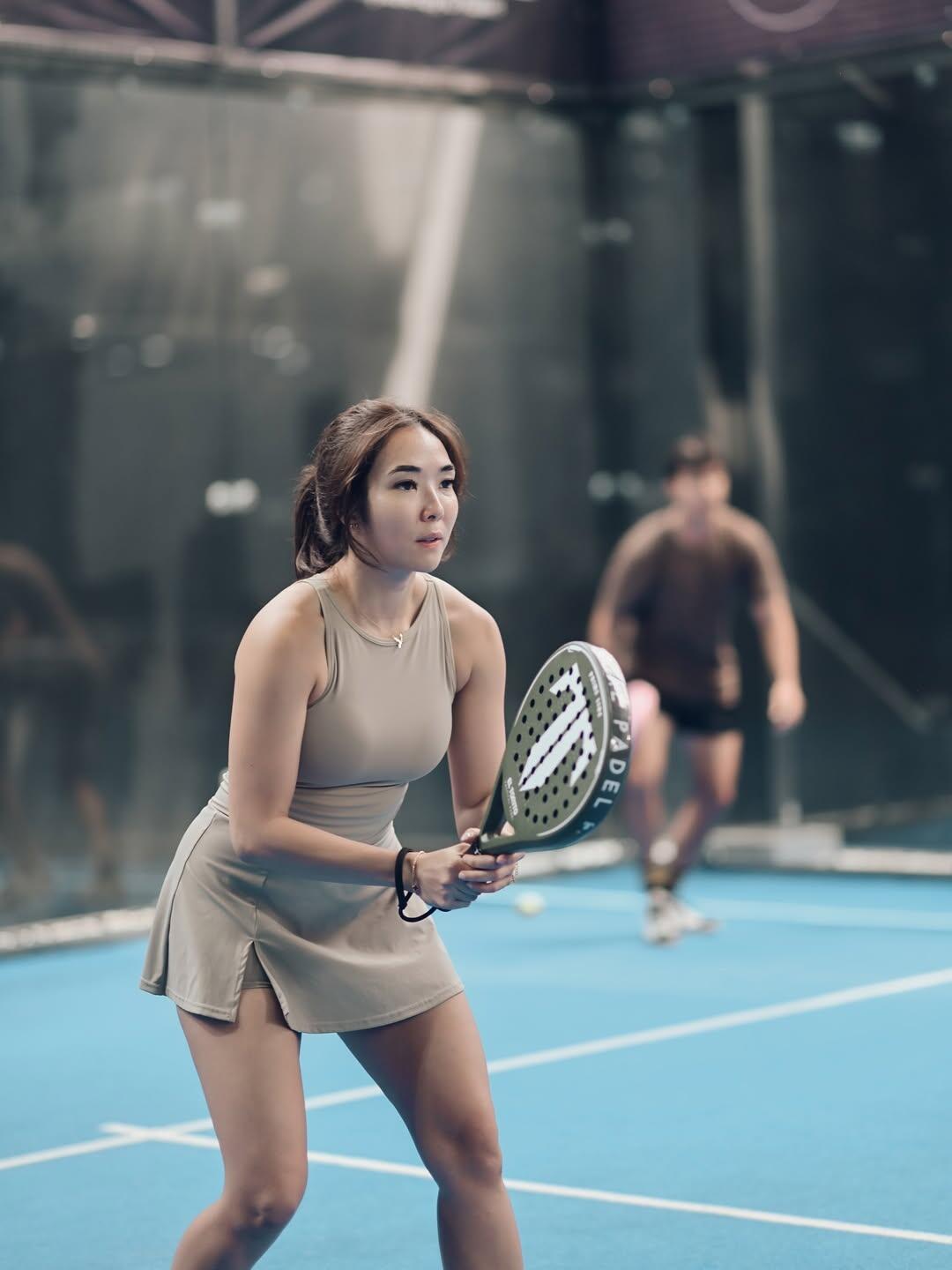 16 Potret Gaya Sporty Gisella Anastasia Di Lapangan Padel
