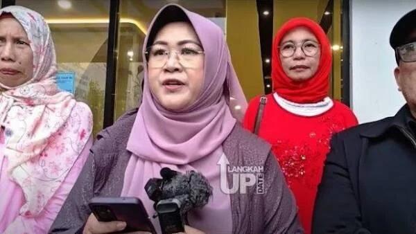 Anaknya Diteror dan Identitas Disebar, Dokter Tifa: Kok Banci Sekali