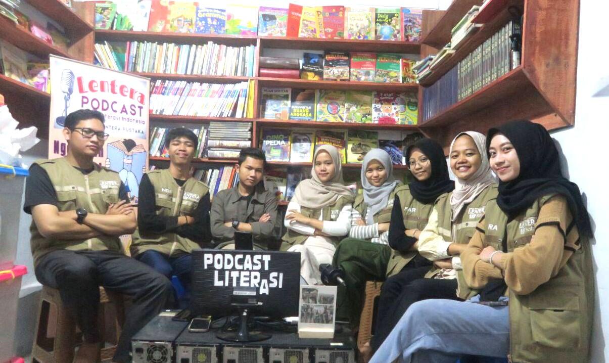 Dedikasi Relawan TBM yang Luar Biasa, Menyalakan Harapan dalam Senyap