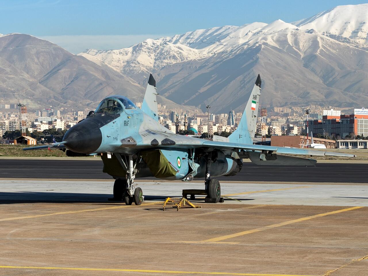 Orderan Su-35 Tak Kunjung Datang, Iran Pertimbangkan Beli J-10 dari China