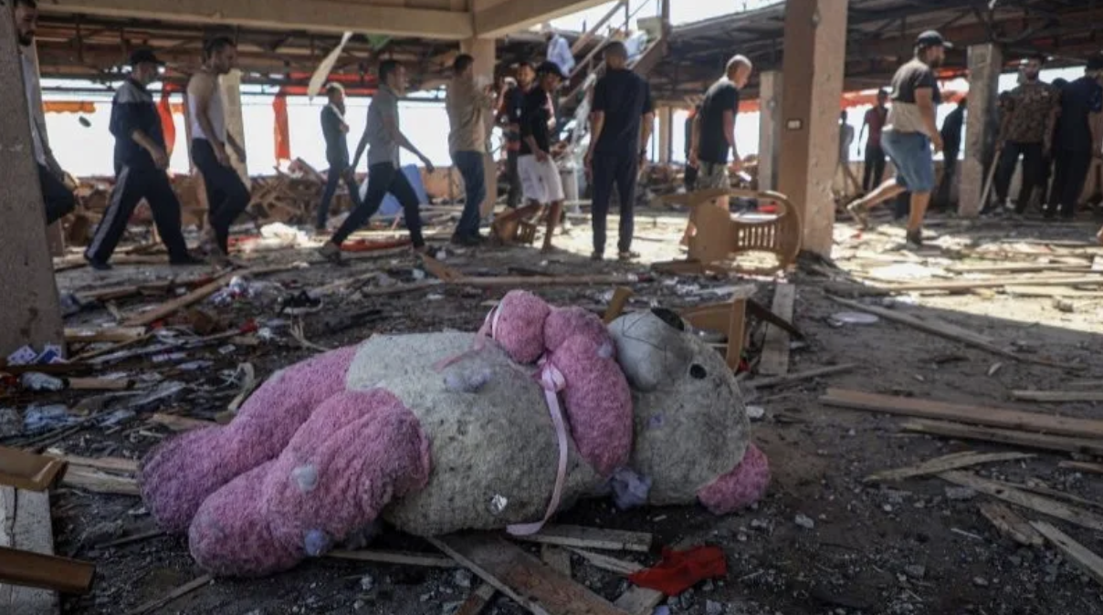 Serangan Israel Tewaskan Direktur RS Indonesia dan Keluarga di Gaza