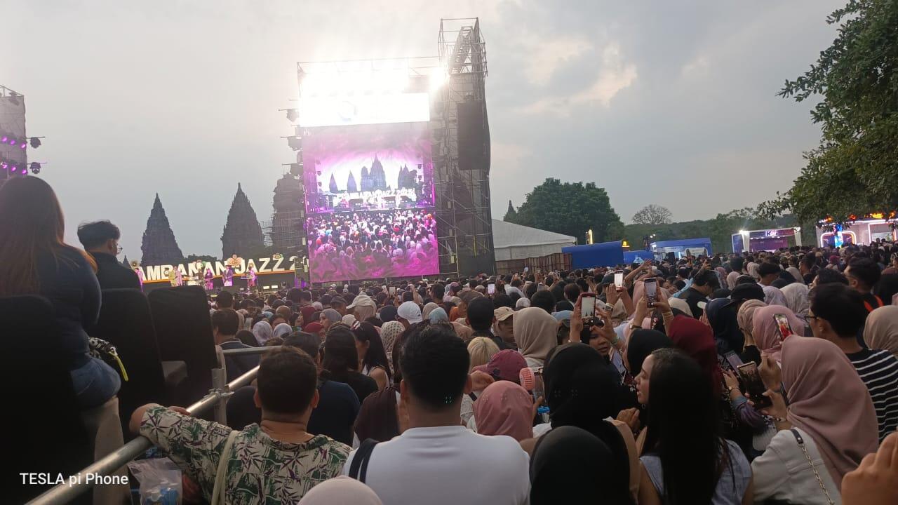 76 Ribu Penonton Menjadi Saksi Gelaran Prambanan Jazz 2025