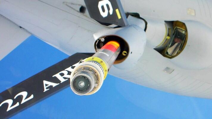 Sistem Boom Rusak, Pesawat Tanker KC-46 Gagal Menyusui F-22 Raptor