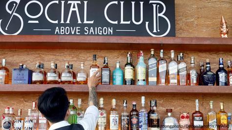 Mengapa Vietnam Perketat Aturan Alkohol?